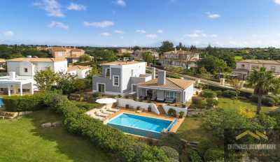 Villa For Sale in Carvoeiro, Portugal