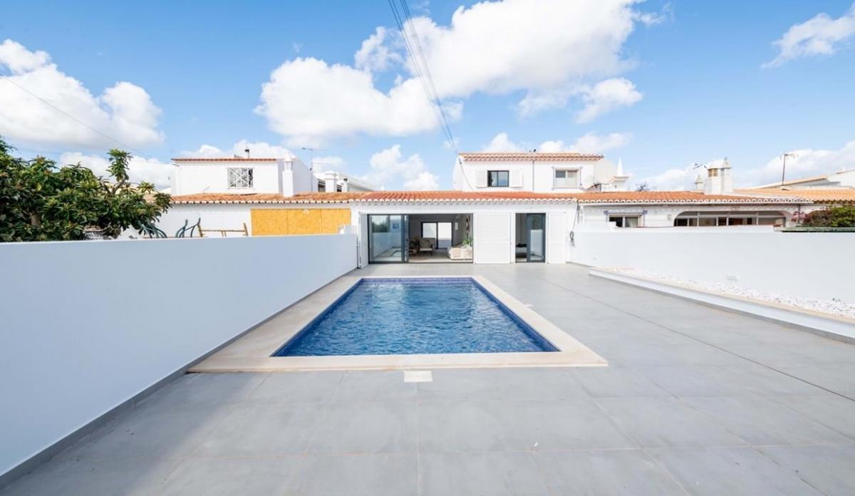 Picture of Home For Sale in Praia Da Luz, Algarve, Portugal