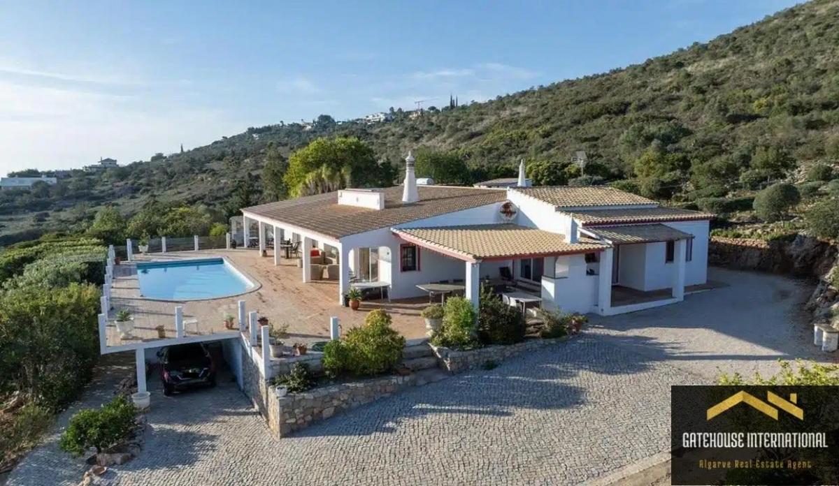 Picture of Villa For Sale in Santa Barbara De Nexe, Faro, Portugal