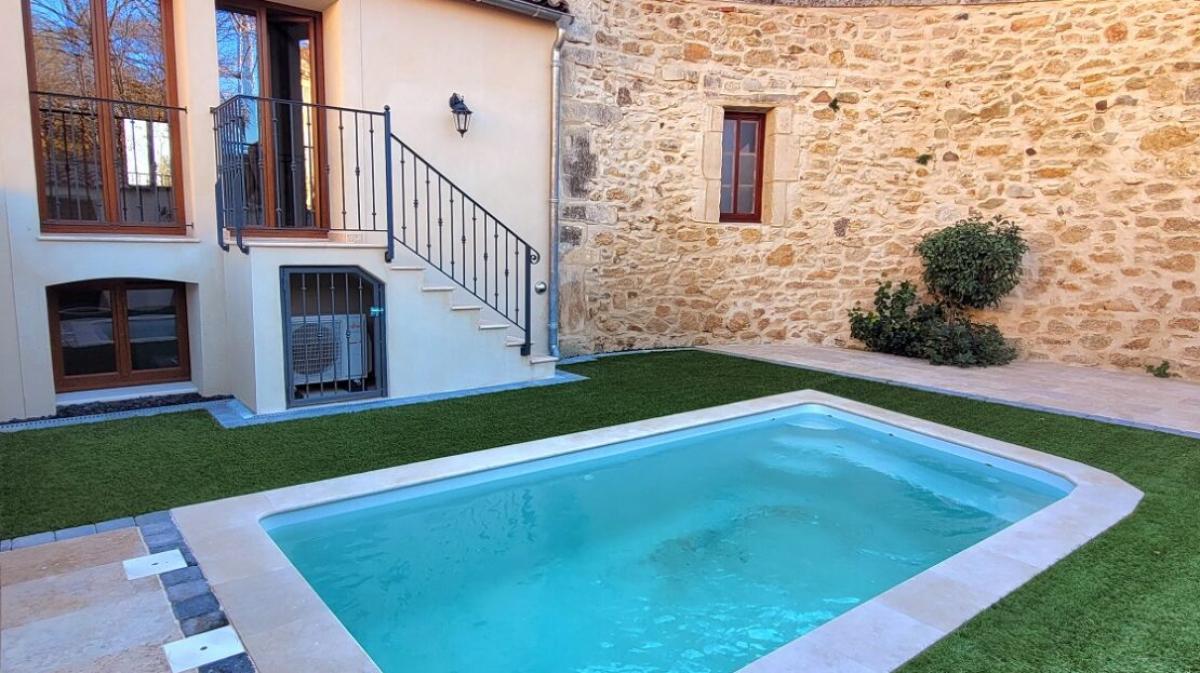 Picture of Home For Sale in Autignac, Languedoc Roussillon, France