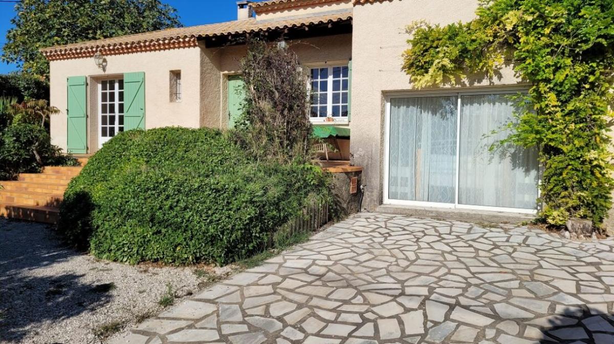 Picture of Home For Sale in Autignac, Languedoc Roussillon, France