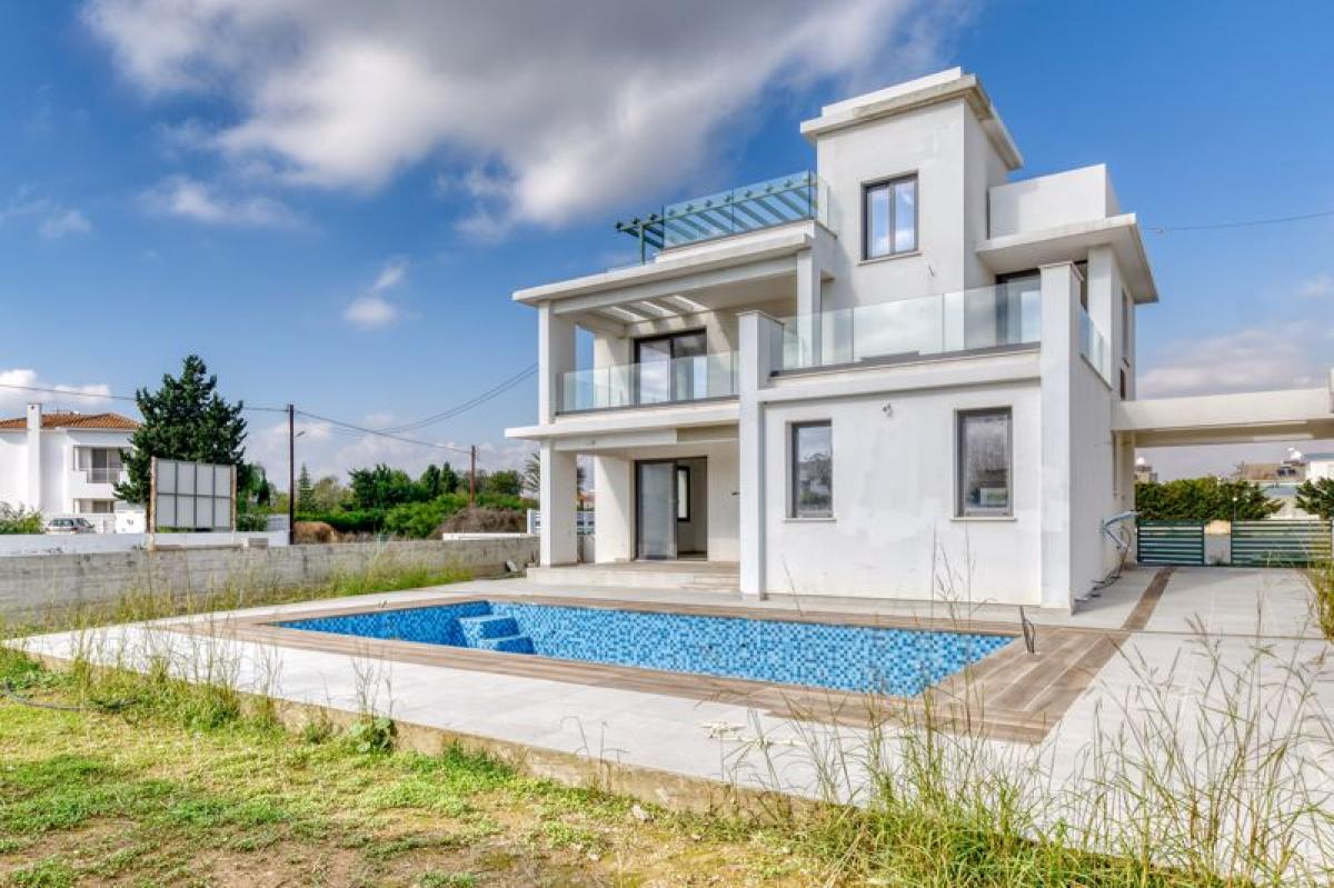 Picture of Villa For Sale in Pervolia, Larnaca, Cyprus