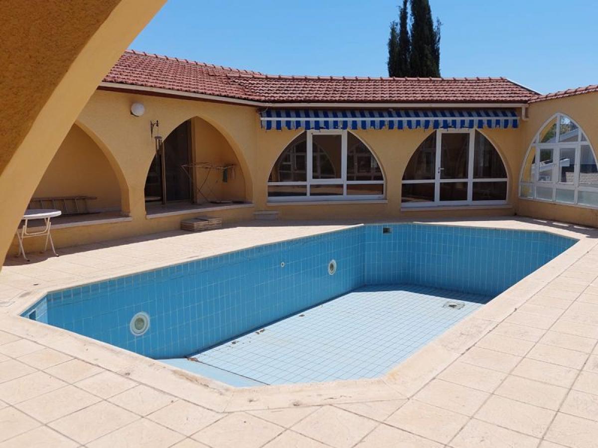 Picture of Villa For Sale in Episkopi, Limassol, Cyprus