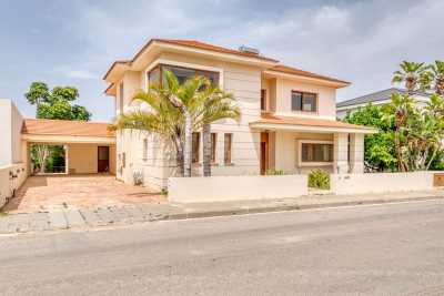 Villa For Sale in 