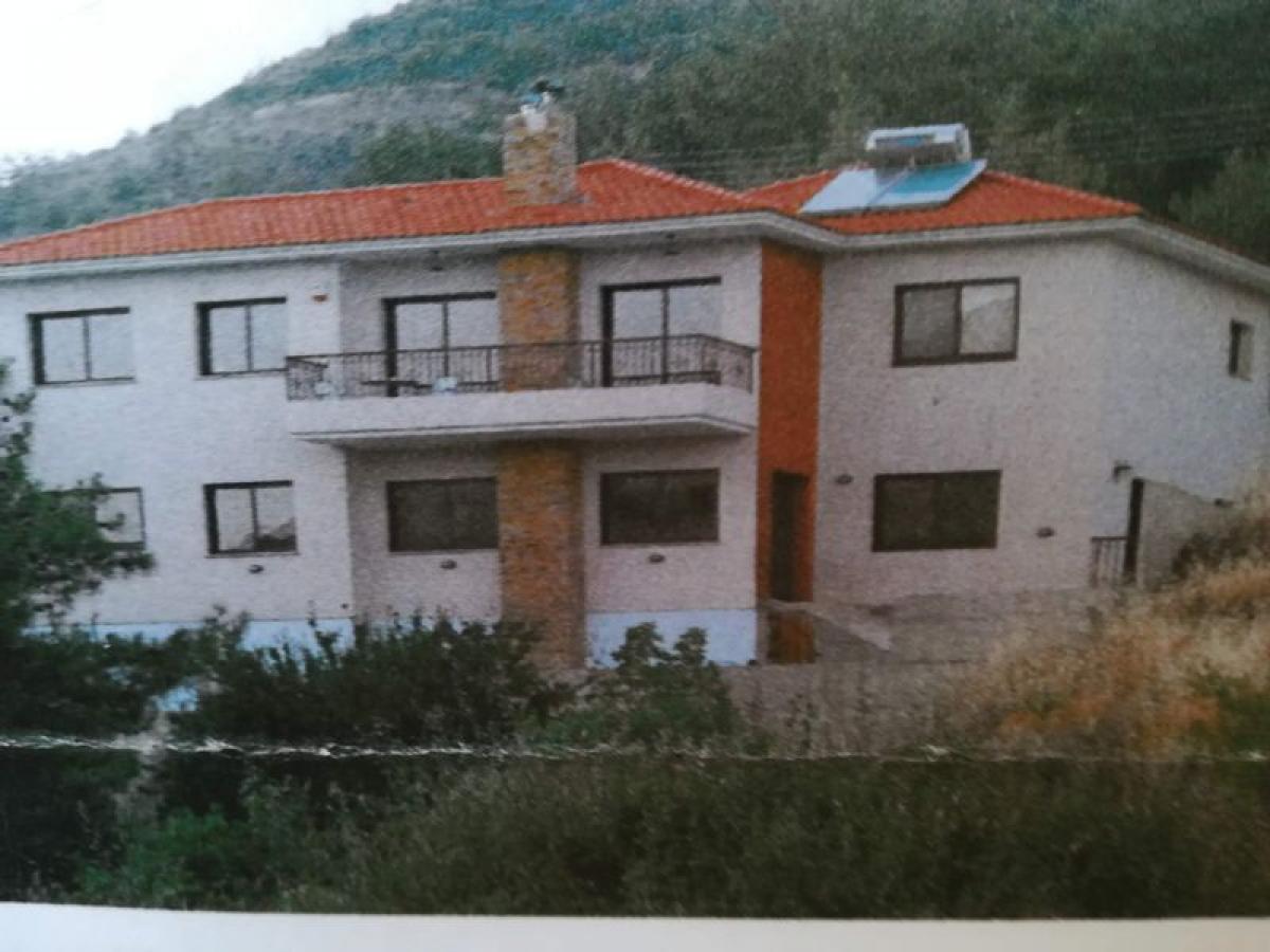 Picture of Villa For Sale in Pera Pedi, Limassol, Cyprus