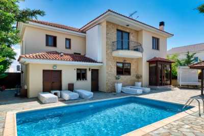 Villa For Sale in 