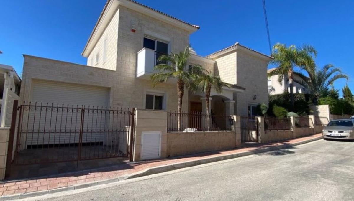 Picture of Villa For Sale in Agios Tychonas, Limassol, Cyprus