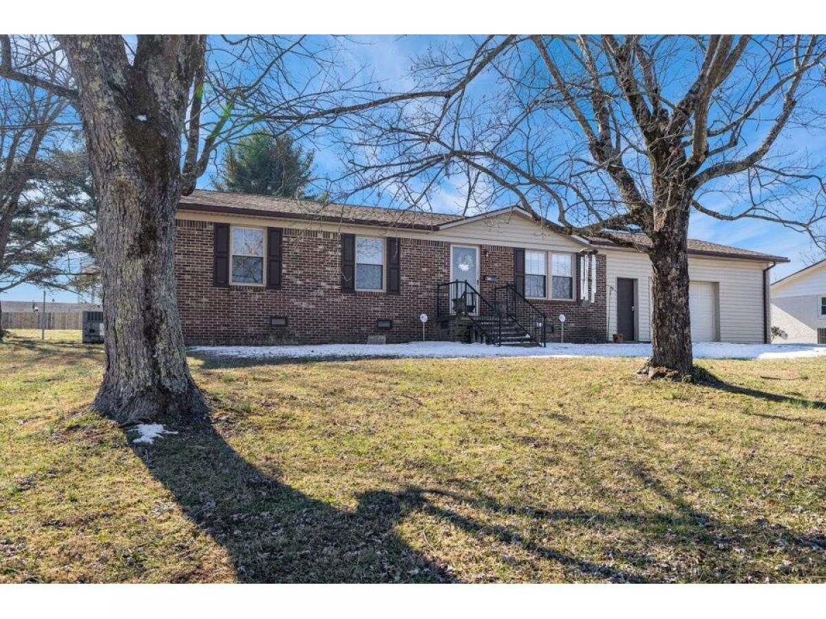 Picture of Home For Sale in Smithville, Tennessee, United States