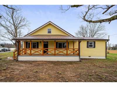 Home For Sale in Quebeck, Tennessee