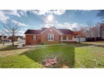 Home For Sale in Spring Hill, Tennessee