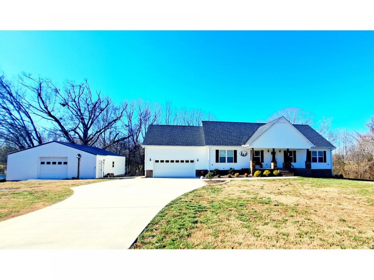 Picture of Home For Sale in Manchester, Tennessee, United States