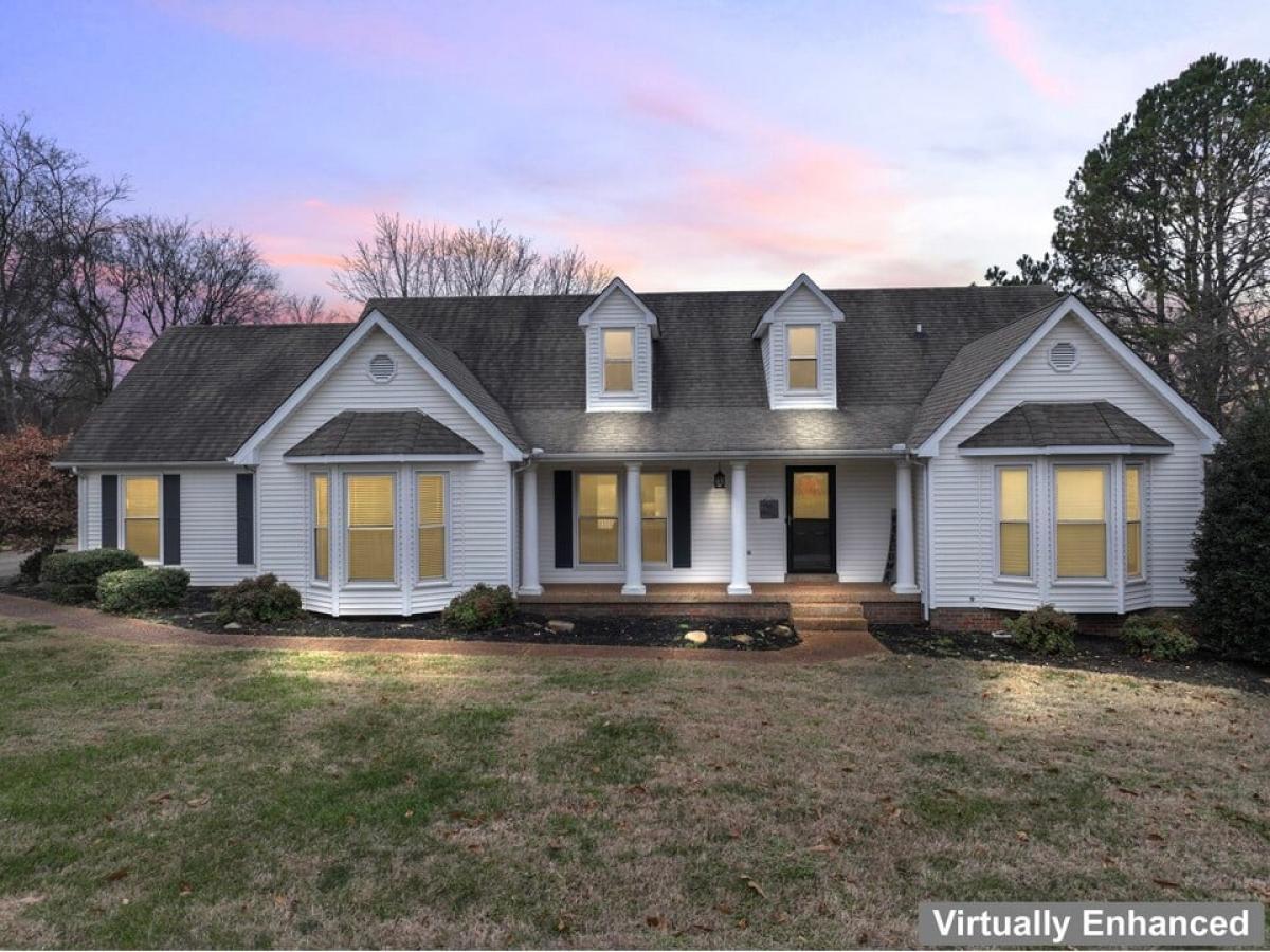 Picture of Home For Sale in Columbia, Tennessee, United States