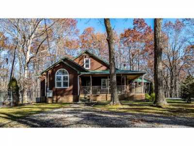 Home For Sale in Altamont, Tennessee