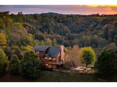 Home For Sale in Smithville, Tennessee