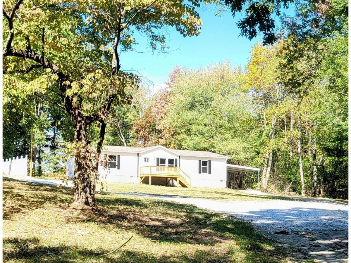 Picture of Home For Sale in Spencer, Tennessee, United States