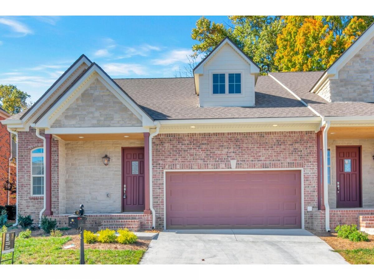 Picture of Home For Sale in Lebanon, Tennessee, United States