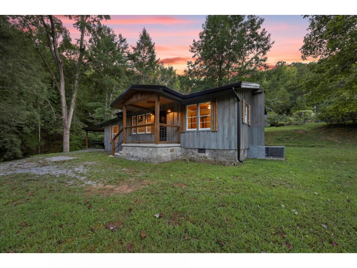 Picture of Home For Sale in La Fayette, Georgia, United States