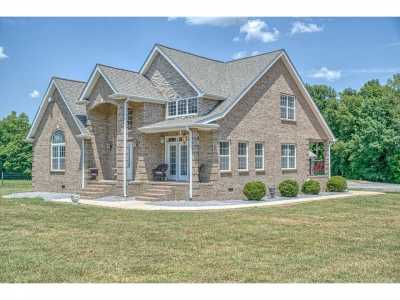 Home For Sale in Gainesboro, Tennessee