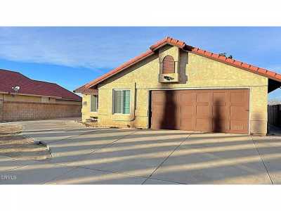 Home For Sale in Palmdale, California