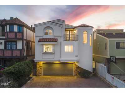 Home For Sale in Oxnard, California