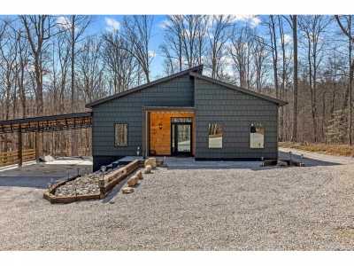 Home For Sale in Pikeville, Tennessee