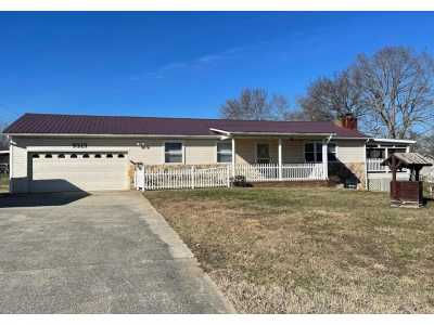 Home For Sale in Baxter, Tennessee