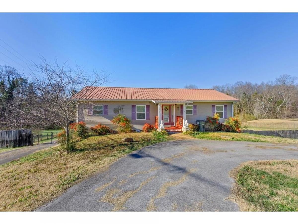 Picture of Home For Sale in Sparta, Tennessee, United States