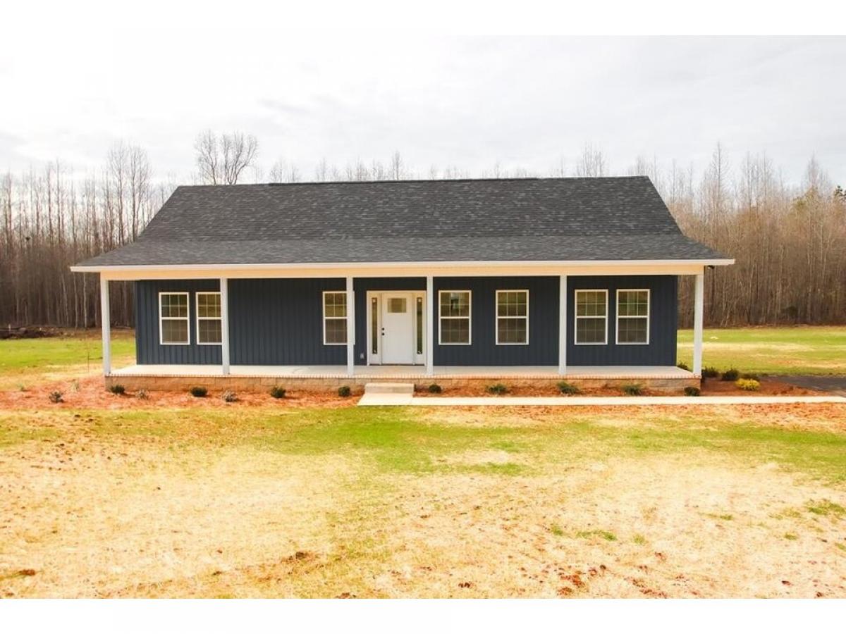 Picture of Home For Sale in Sparta, Tennessee, United States