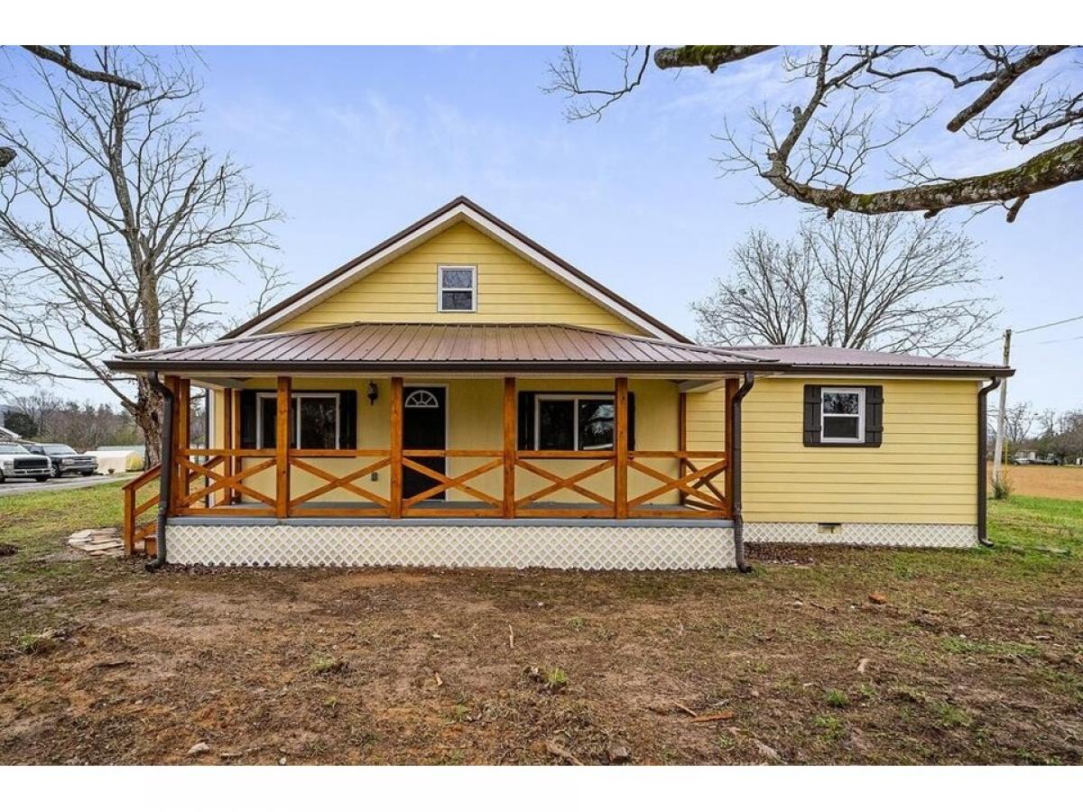 Picture of Home For Sale in Quebeck, Tennessee, United States