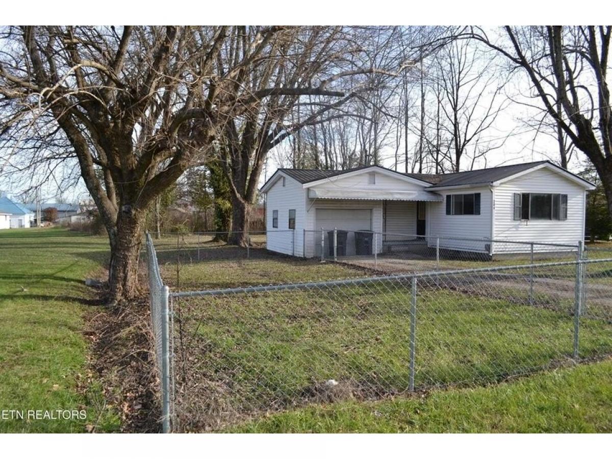 Picture of Home For Sale in Monterey, Tennessee, United States