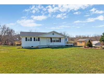 Home For Sale in Grimsley, Tennessee