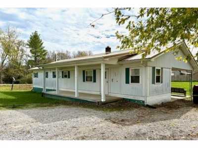 Home For Sale in Baxter, Tennessee