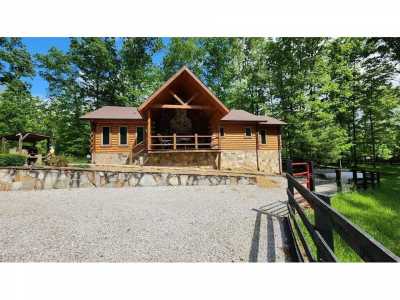 Home For Sale in Jamestown, Tennessee