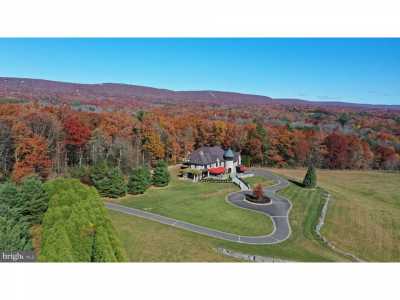 Home For Sale in Effort, Pennsylvania