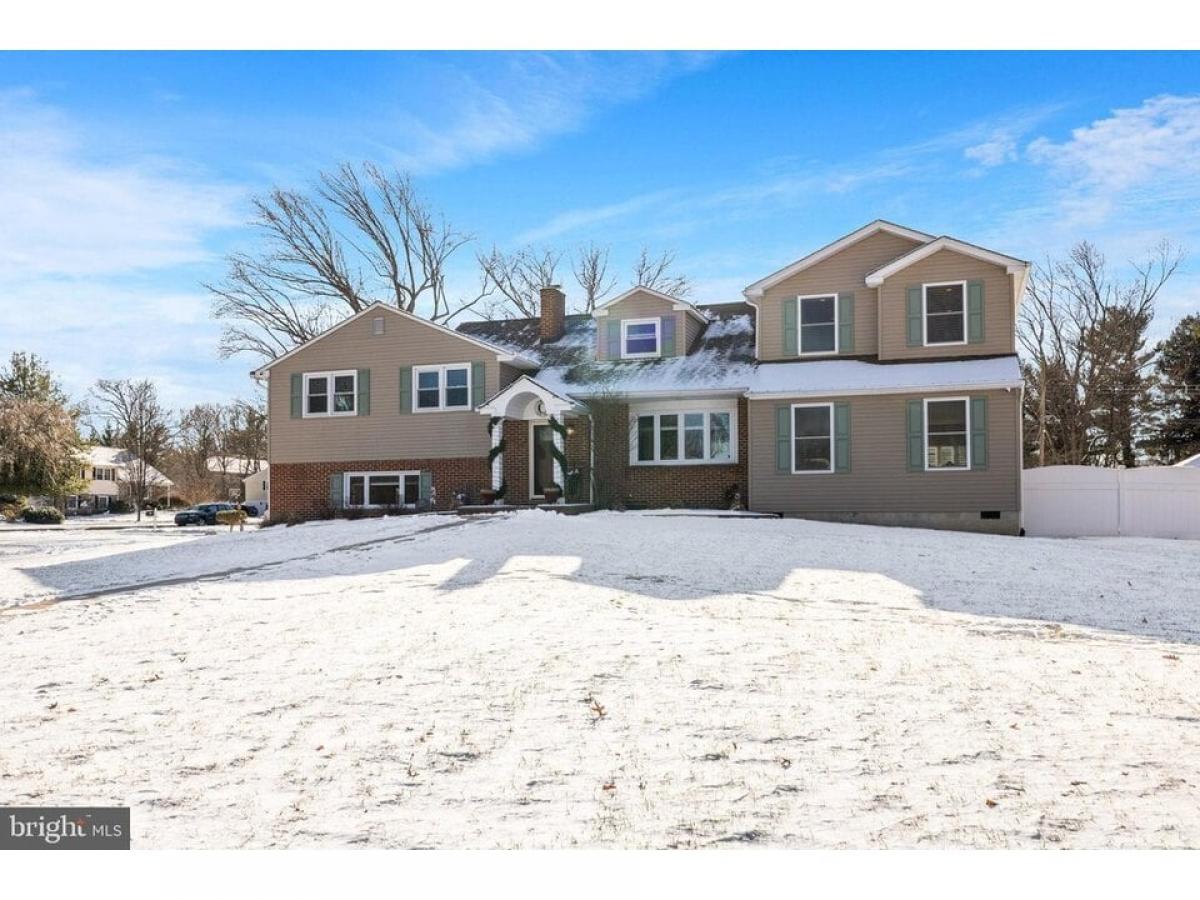 Picture of Home For Sale in Blue Bell, Pennsylvania, United States