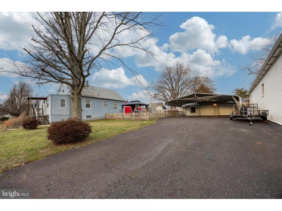 Picture of Home For Sale in Pottstown, Pennsylvania, United States