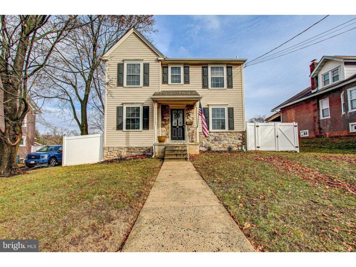 Picture of Home For Sale in Souderton, Pennsylvania, United States