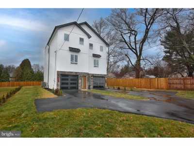 Home For Sale in Glenside, Pennsylvania