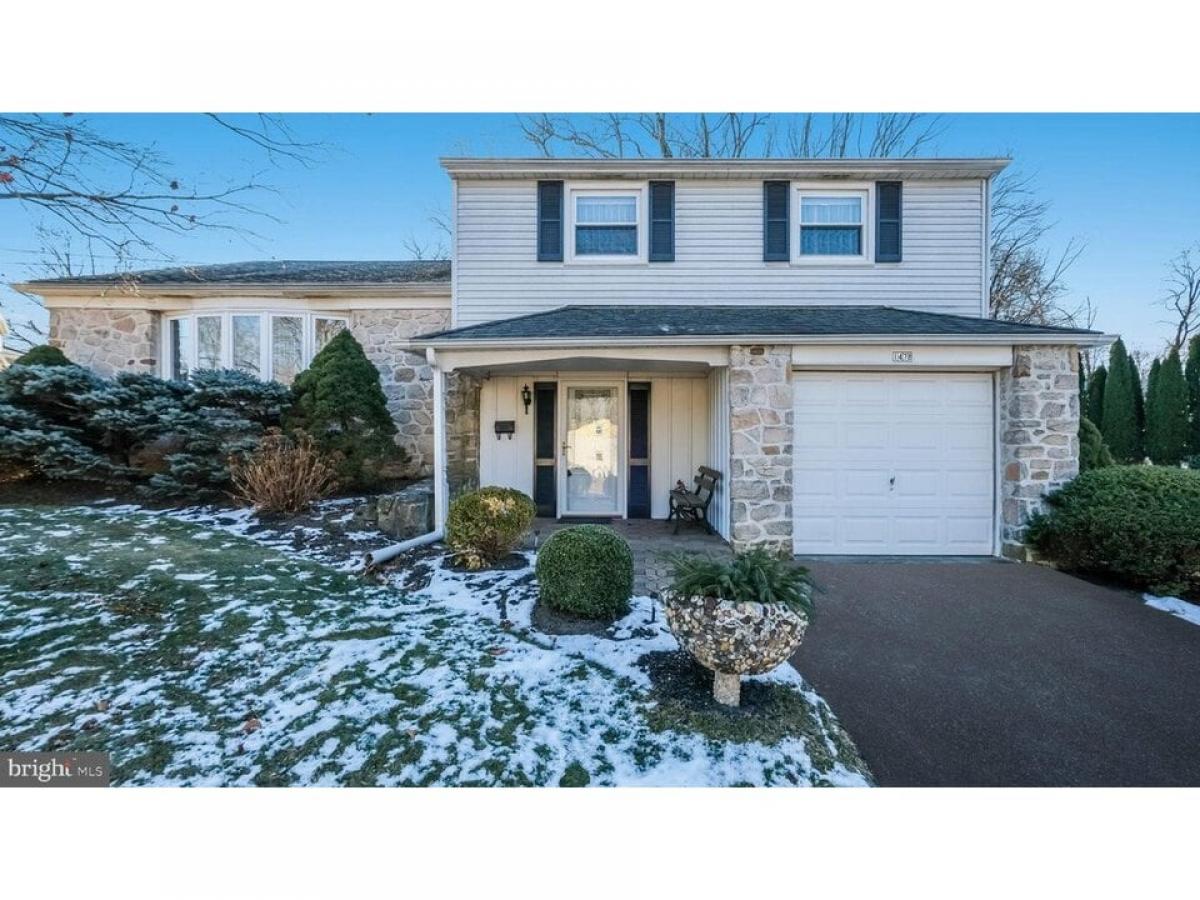 Picture of Home For Sale in Warminster, Pennsylvania, United States