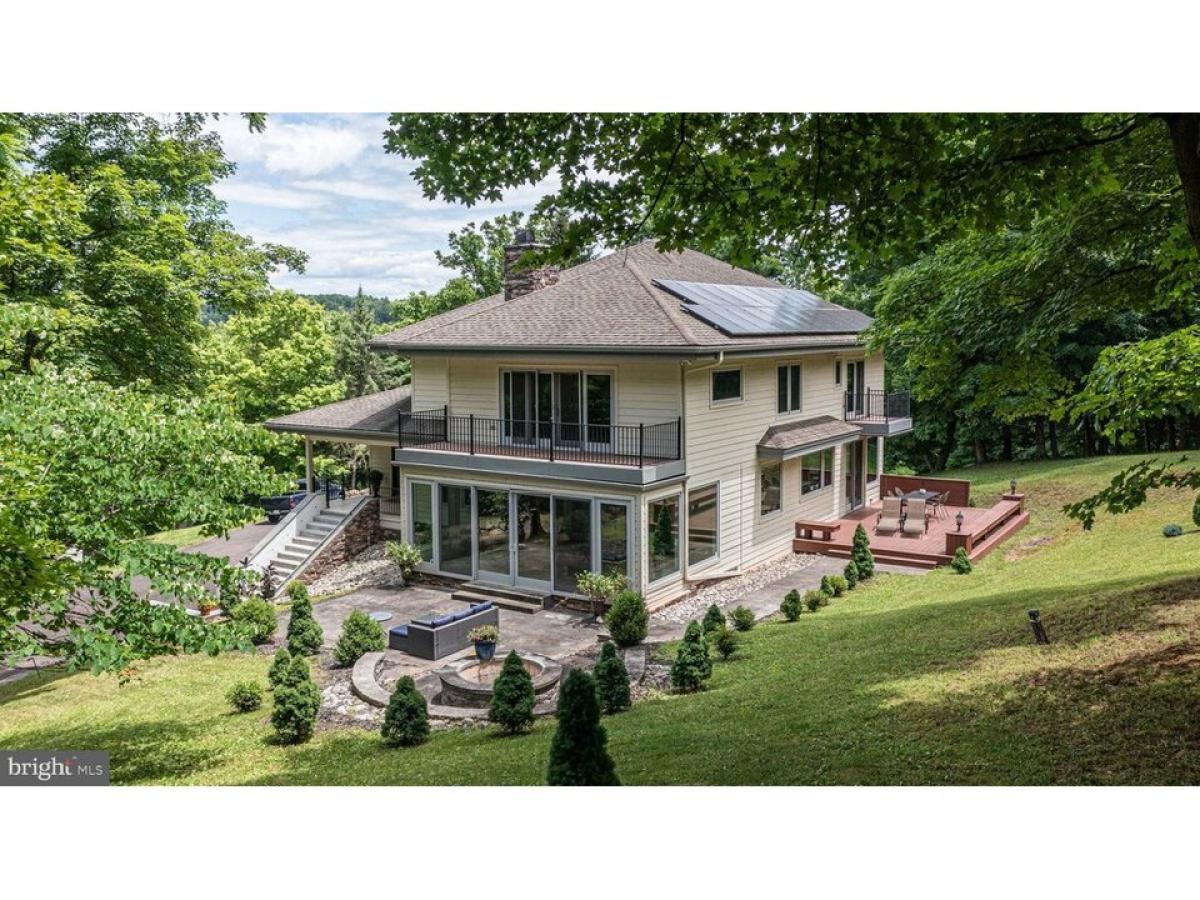 Picture of Home For Sale in Washington Crossing, Pennsylvania, United States