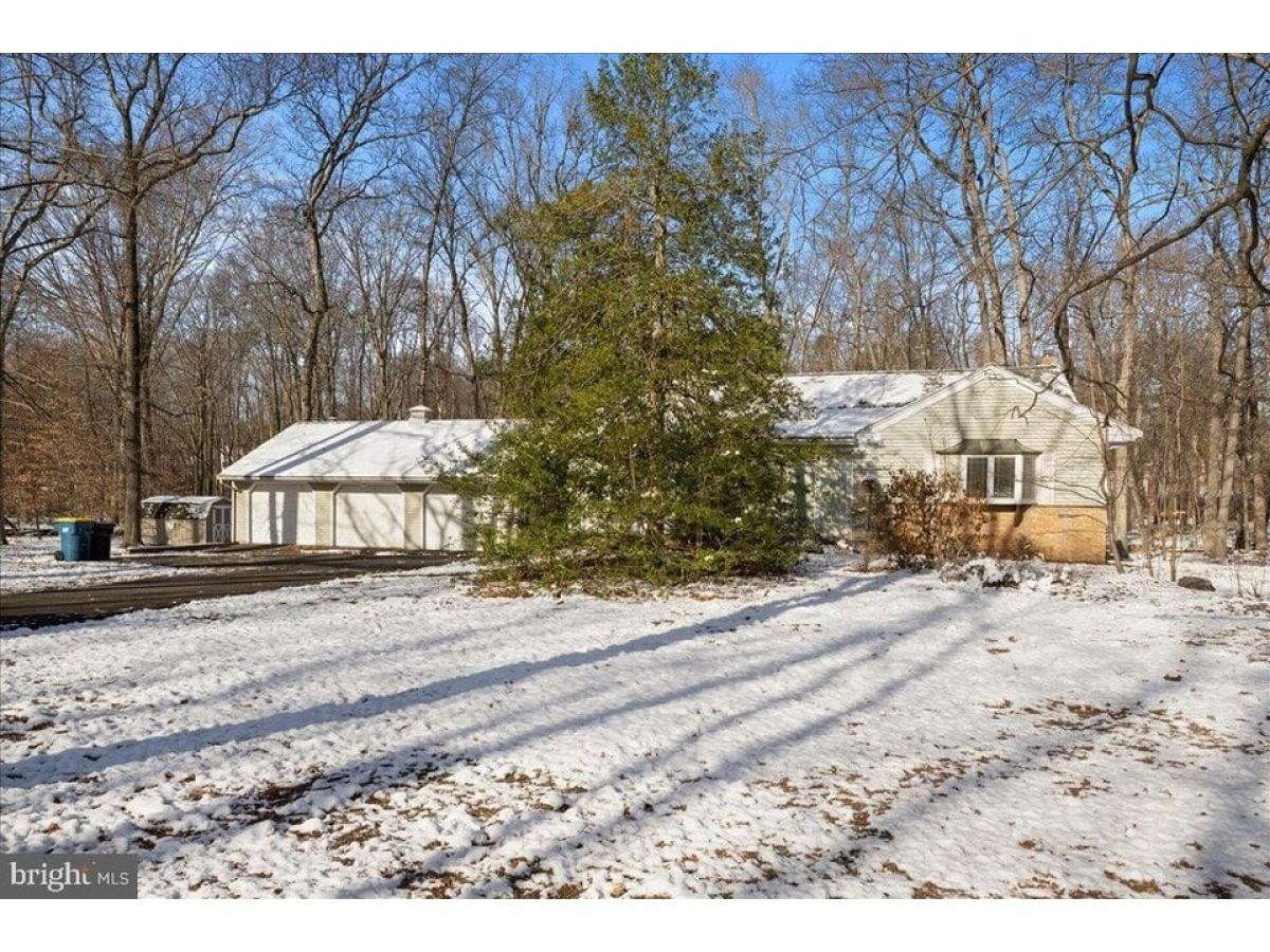 Picture of Home For Sale in Doylestown, Pennsylvania, United States