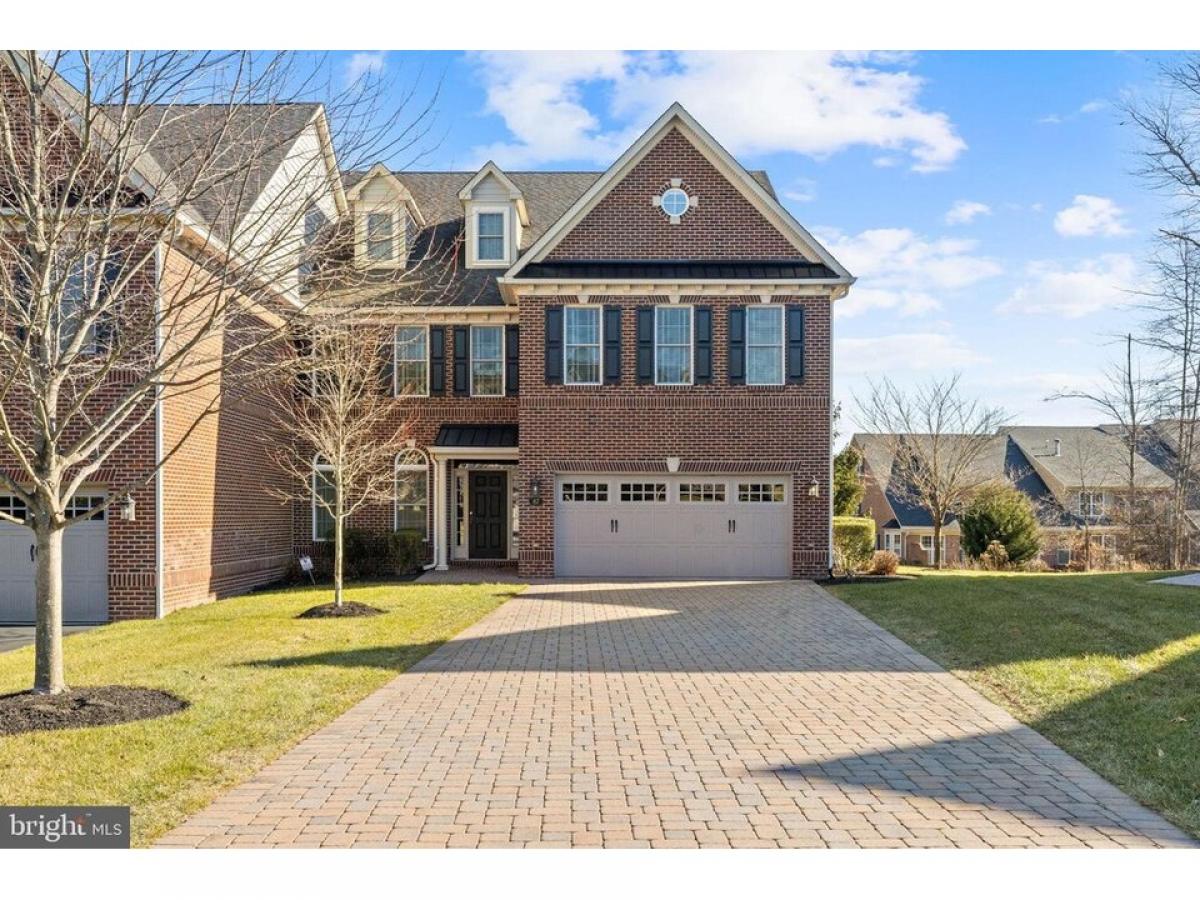 Picture of Home For Sale in Newtown, Pennsylvania, United States