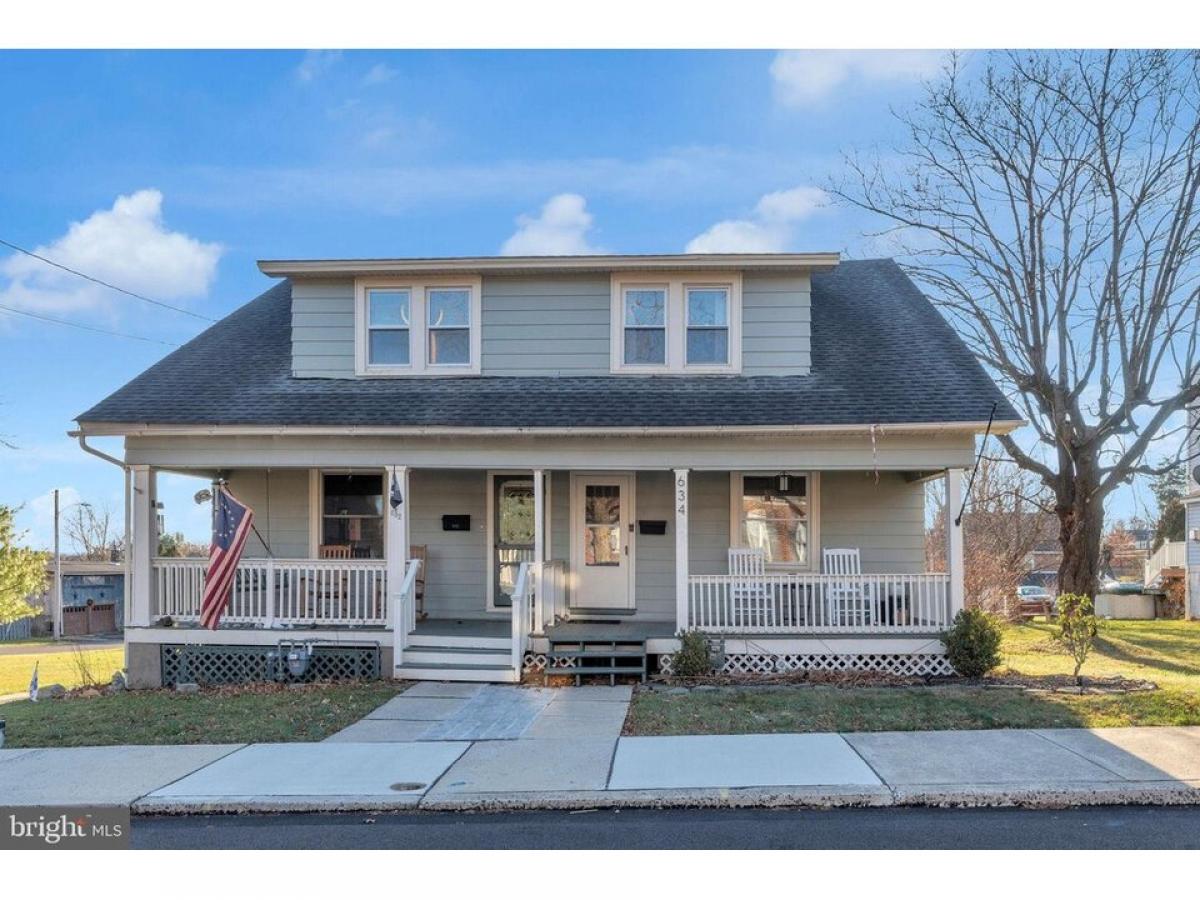 Picture of Home For Sale in Perkasie, Pennsylvania, United States