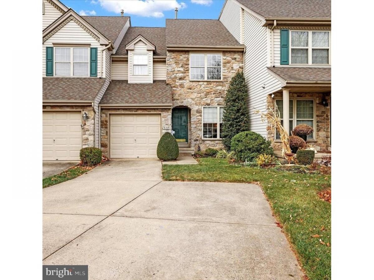 Picture of Home For Sale in Doylestown, Pennsylvania, United States