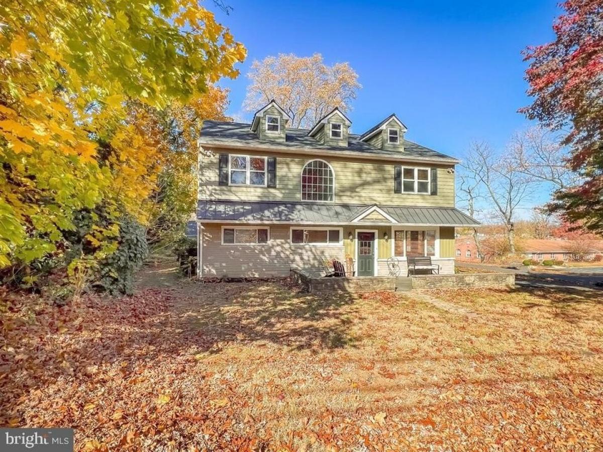 Picture of Home For Sale in Feasterville Trevose, Pennsylvania, United States