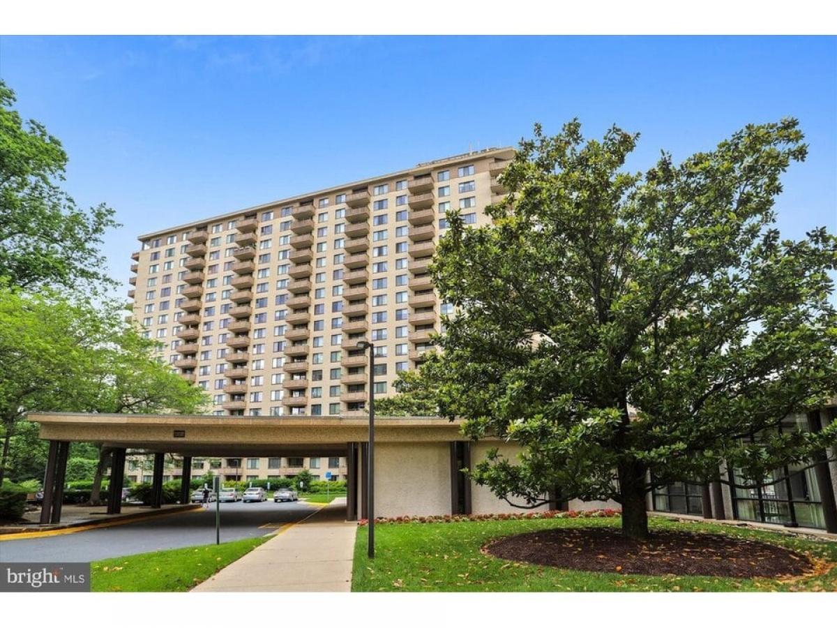 Picture of Home For Sale in Bethesda, Maryland, United States