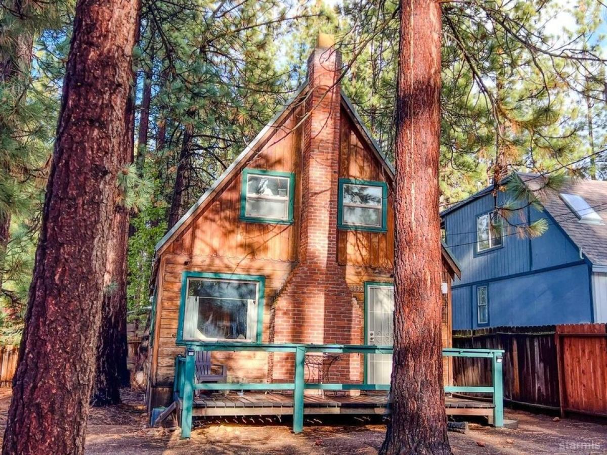 Picture of Home For Sale in South Lake Tahoe, California, United States