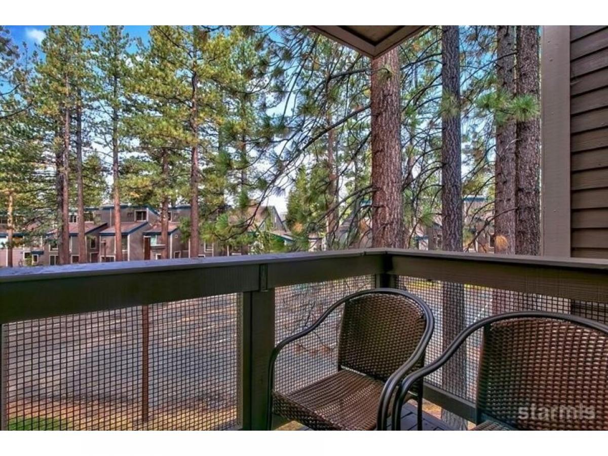 Picture of Home For Sale in South Lake Tahoe, California, United States