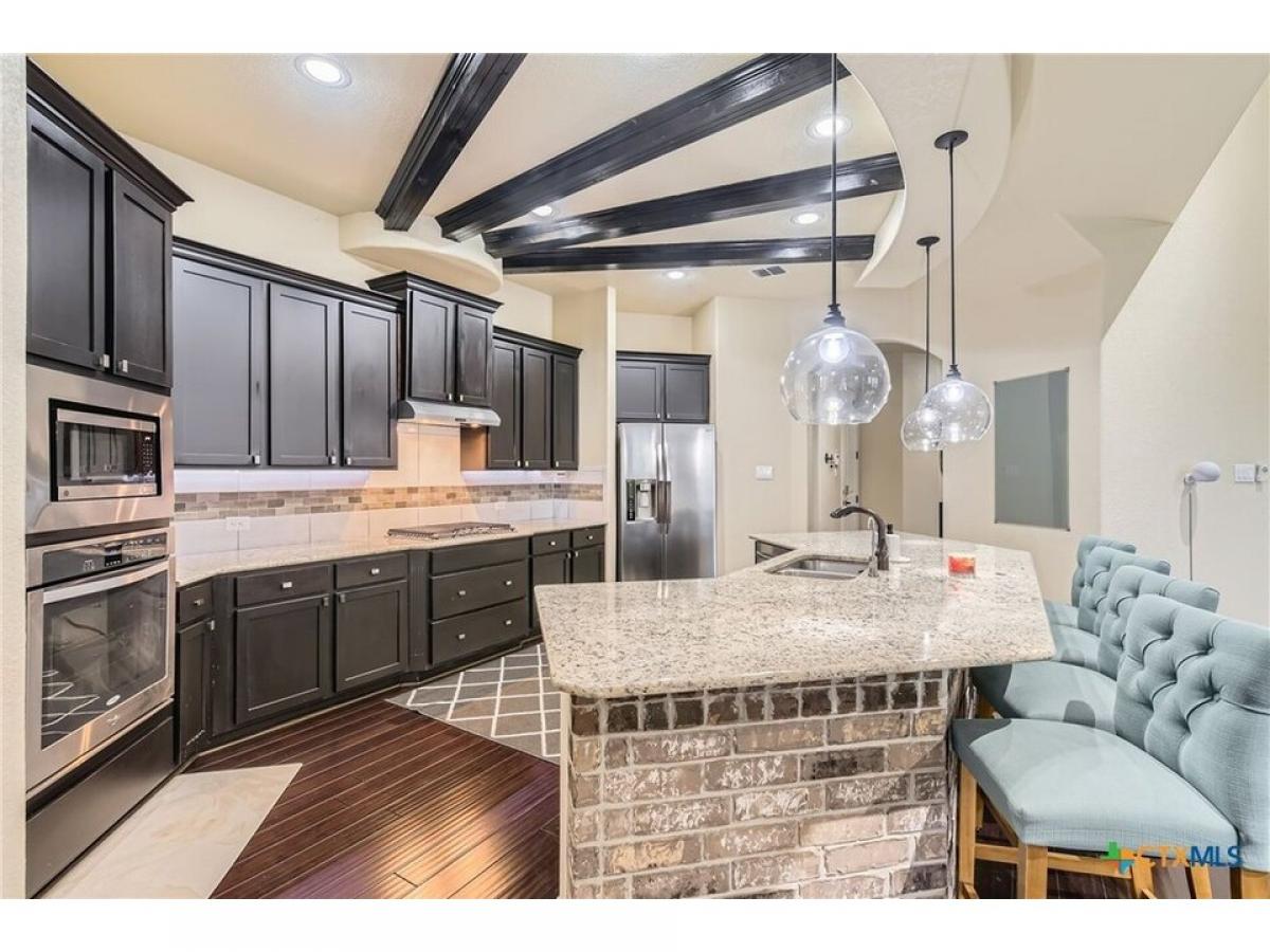 Picture of Home For Sale in San Marcos, Texas, United States