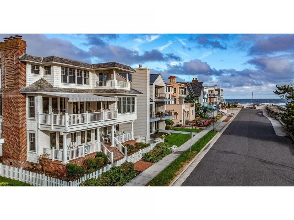 Picture of Home For Sale in Longport, New Jersey, United States